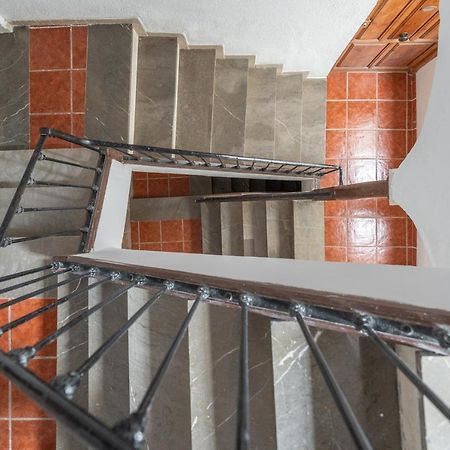 Tuguest Puerta Del Dauro Apartment Гранада Экстерьер фото