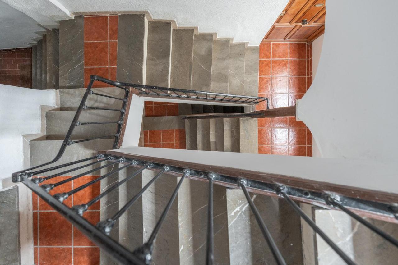 Tuguest Puerta Del Dauro Apartment Гранада Экстерьер фото